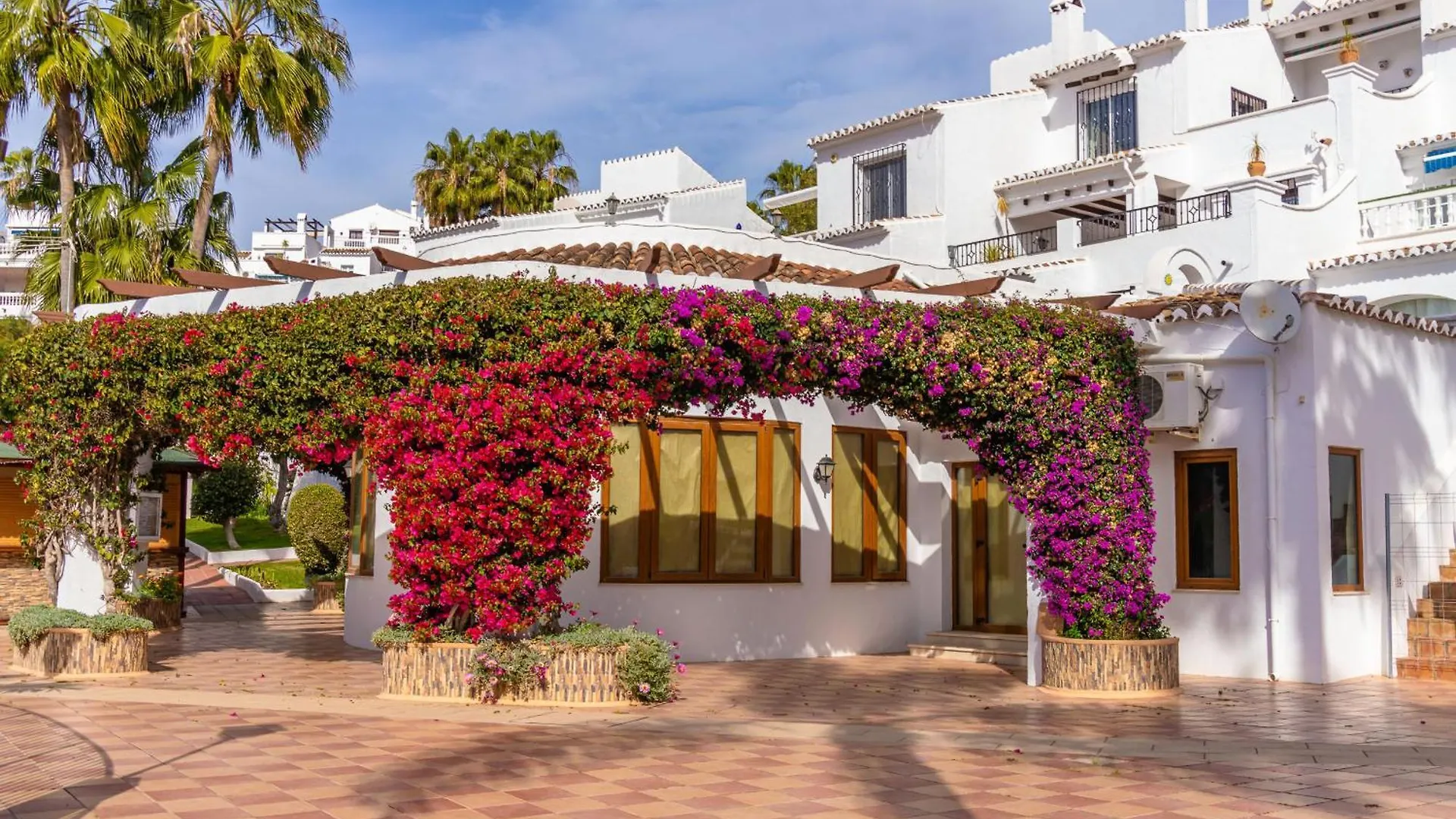 Rabat 7 Oasis Properties Nerja Spain