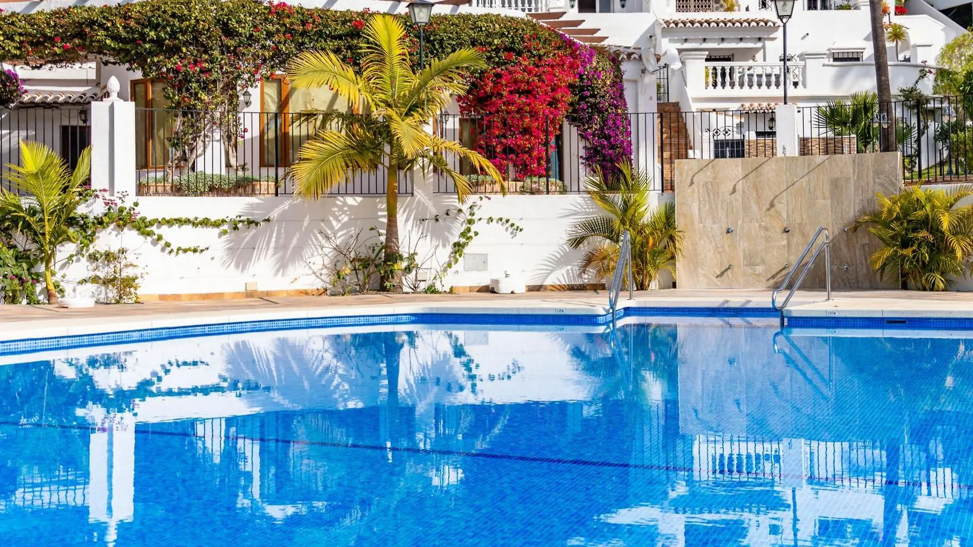 Rabat 7 Oasis Properties Nerja Spain